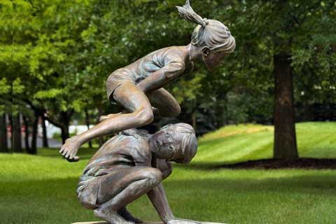 Antique design Bronze Two Kids Playing on Lawn Statue for Sale
